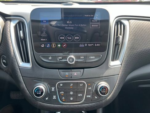 Used 2025 Chevrolet Malibu LT FWD image 19