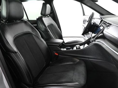 Used 2024 Jeep Grand Cherokee Altitude image 12