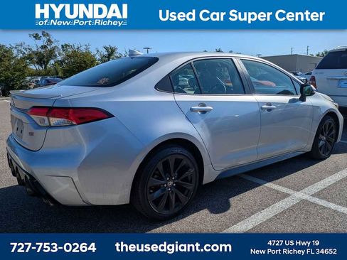 Used 2023 Toyota Corolla SE FWD image 2