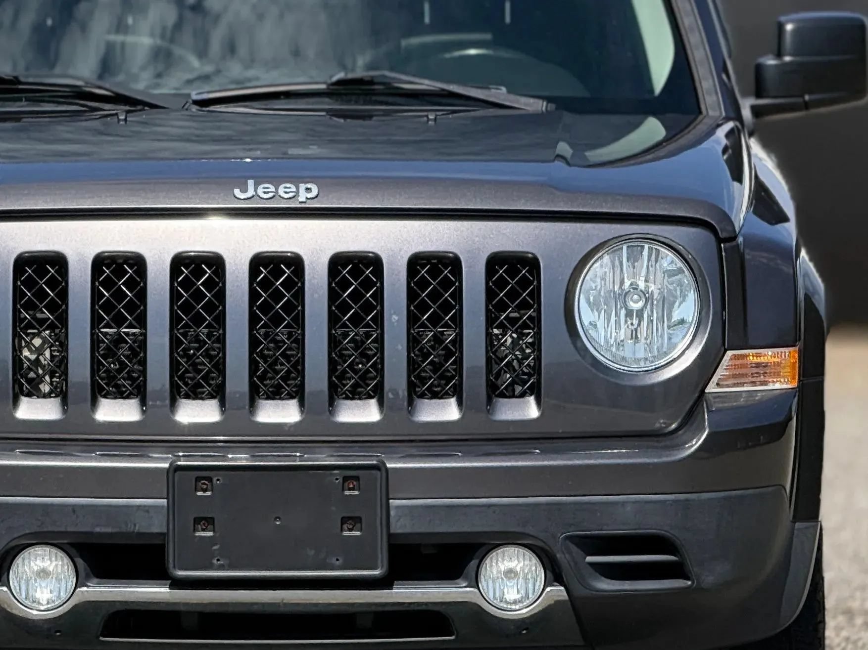 Used 2017 Jeep Patriot High Altitude AWD/4WD image 12