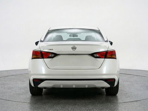 Used 2025 Nissan Altima 2.5 SV image 7