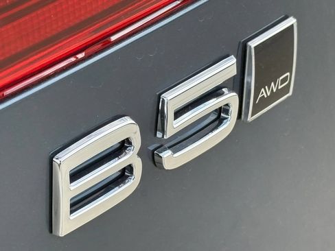 New 2026 Volvo XC60 B5 Plus w/ Protection Package Premier AWD/4WD image 8