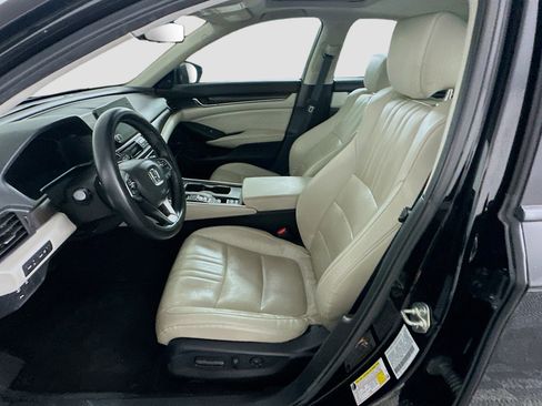 Used 2018 Honda Accord Touring image 13