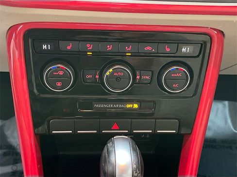 Used 2019 Volkswagen Beetle 2.0T SE image 15