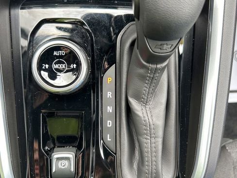 Used 2024 Chevrolet Colorado Trail Boss w/ Advanced Trailering Package image 12