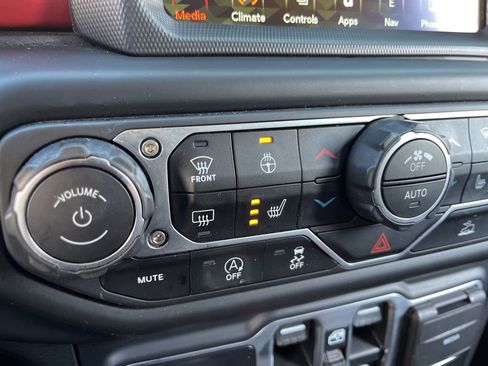 Used 2022 Jeep Gladiator Rubicon w/ LED Lighting Group image 39