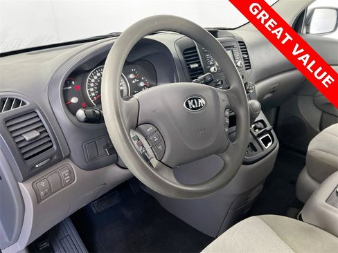 Used 2014 Kia Sedona LX image 9