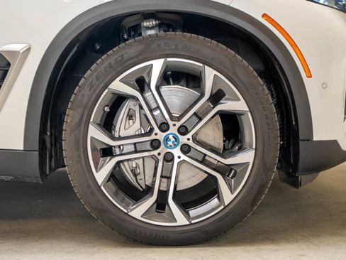 Used 2025 BMW X5 xDrive50e AWD/4WD image 15