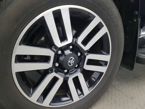 Used 2018 Toyota 4Runner Limited image 31