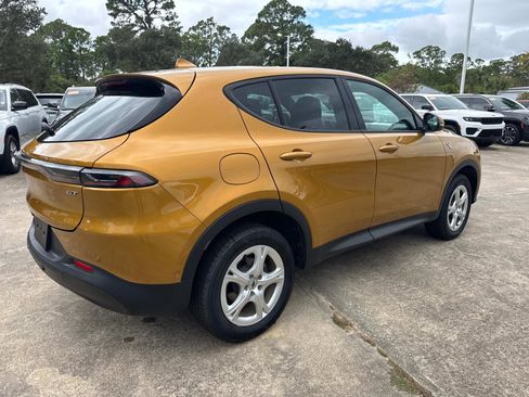 Certified 2023 Dodge Hornet GT w/ Tech Pack w/o Parking image 3