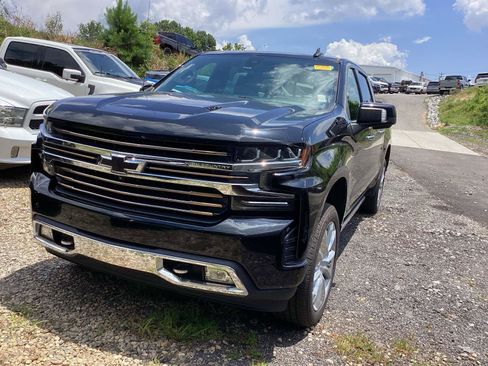 Used 2021 Chevrolet Silverado 1500 High Country w/ Technology Package AWD/4WD image 2
