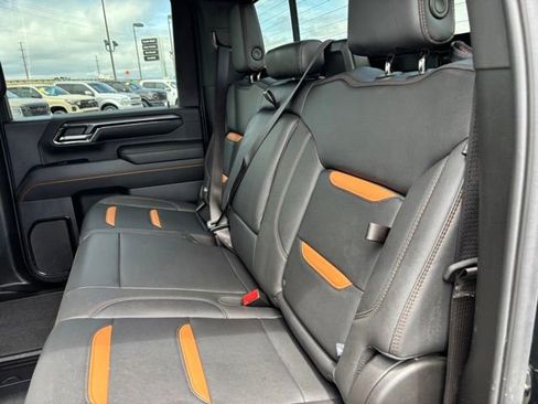 Used 2024 GMC Sierra 2500 AT4 w/ AT4 Premium Plus Package AWD/4WD image 18