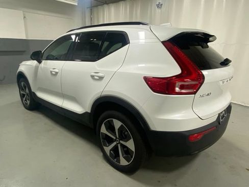 Used 2023 Volvo XC40 B5 Plus w/ Driver Assist Package AWD/4WD image 2