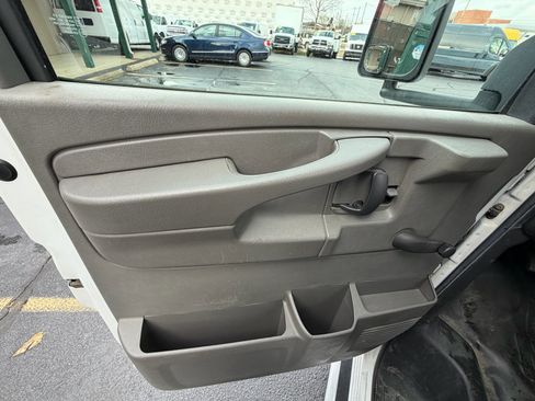 Used 2007 Chevrolet Express 3500 image 11