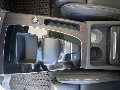 Used 2023 Audi Q5 2.0T Prestige w/ Prestige Package image 10