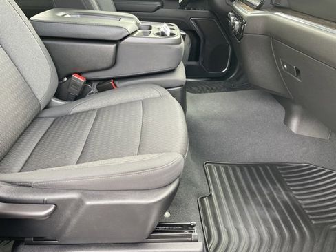 Used 2024 Chevrolet Silverado 2500 LT w/ Convenience Package image 13