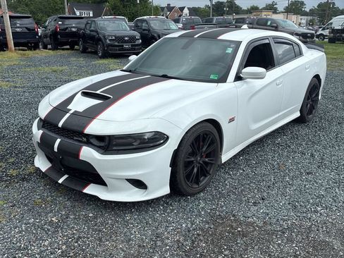 Used 2019 Dodge Charger Scat Pack RWD image 2