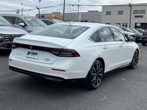 Used 2023 Honda Accord Touring image 5