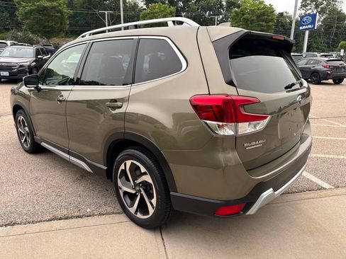 Used 2022 Subaru Forester Touring AWD/4WD image 4