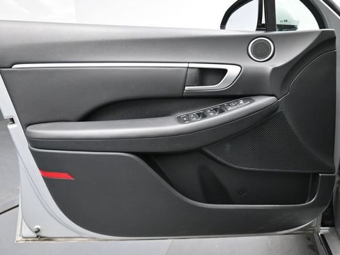 Used 2025 Hyundai Sonata SEL FWD image 23