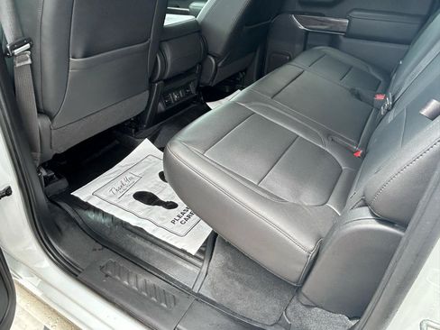 Used 2020 Chevrolet Silverado 1500 LTZ AWD/4WD image 9