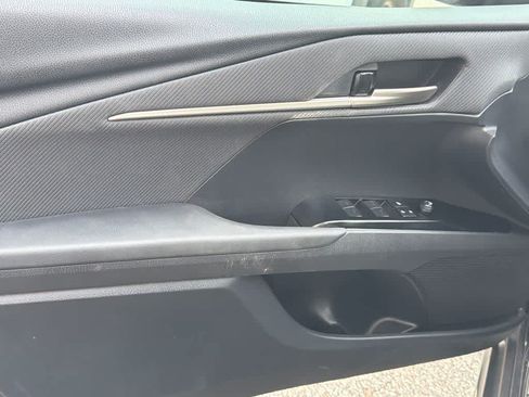 Used 2025 Toyota Camry SE w/ Convenience Package FWD image 8