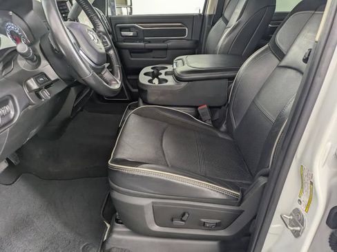 Used 2024 RAM 2500 Laramie AWD/4WD image 12