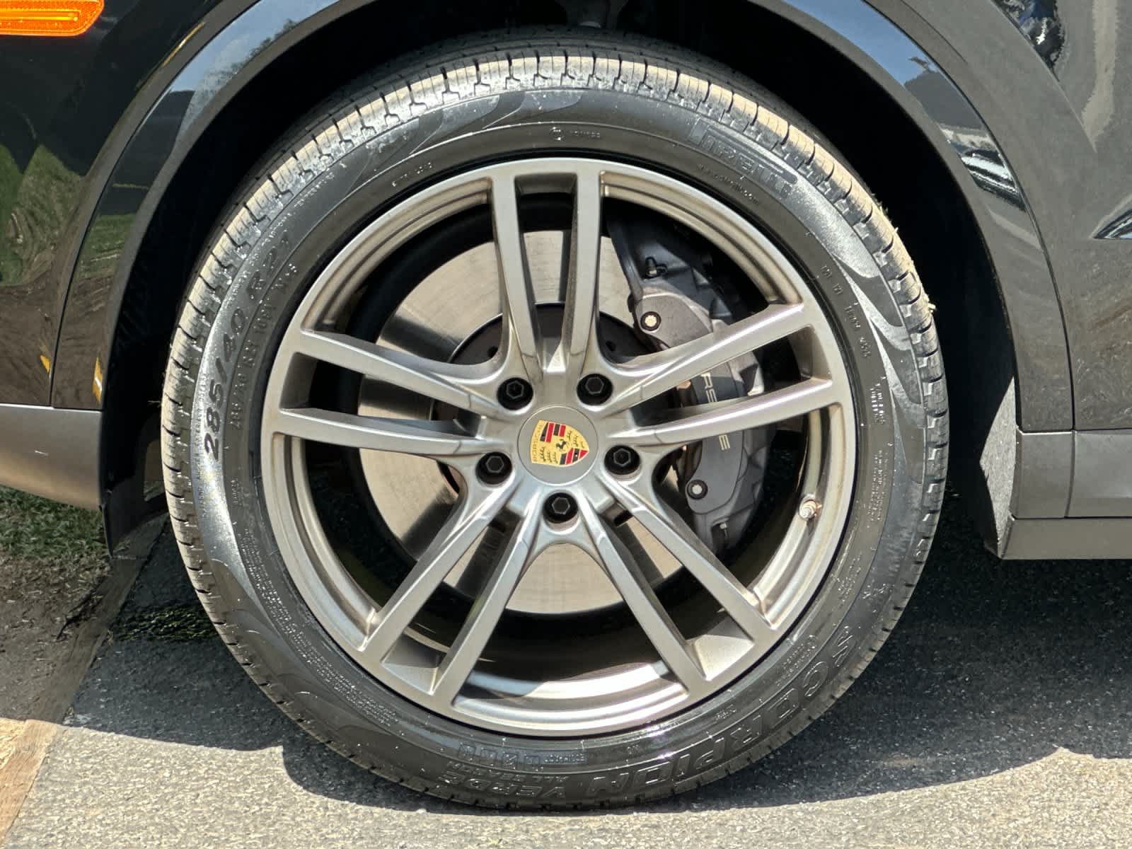 Certified 2023 Porsche Cayenne Coupe AWD/4WD image 31