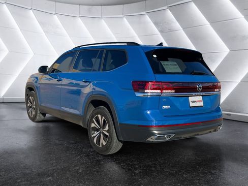 Used 2025 Volkswagen Atlas SE image 6