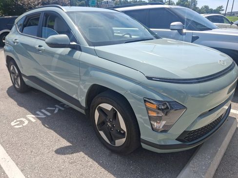 Used 2024 Hyundai Kona SEL FWD image 4