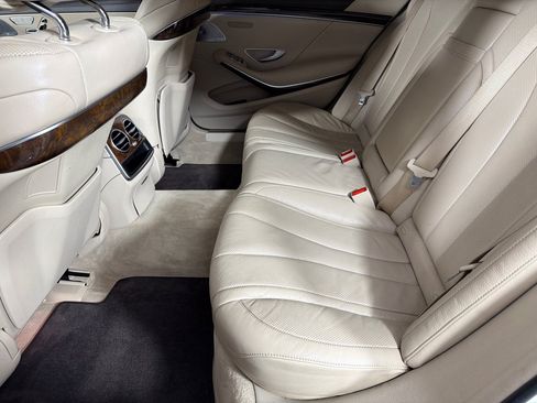 Used 2017 Mercedes-Benz S 550 4MATIC Sedan image 21