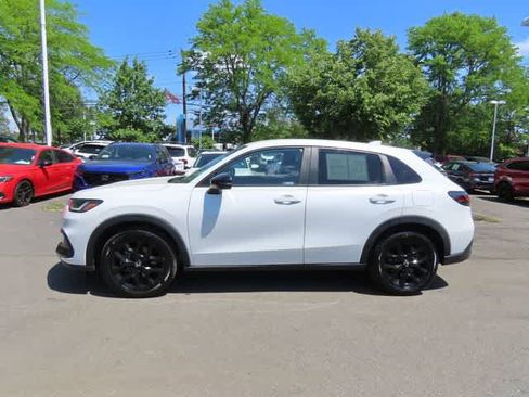 Used 2023 Honda HR-V Sport image 3