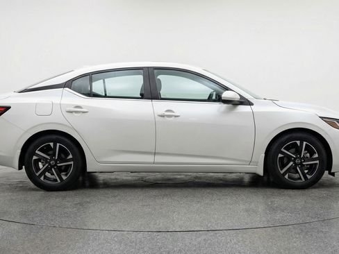 Used 2025 Nissan Sentra SV image 11