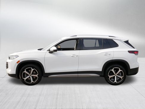 Used 2025 Volkswagen Tiguan SE w/ Panoramic Sunroof Package AWD/4WD image 4