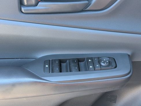 Used 2023 Toyota Prius LE FWD image 11