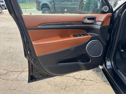 Used 2021 Jeep Grand Cherokee Overland AWD/4WD image 13