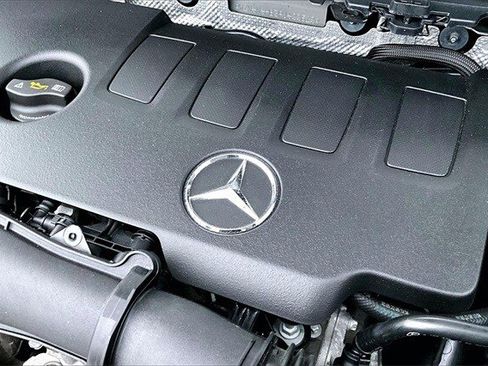 Certified 2023 Mercedes-Benz GLA 250 4MATIC image 33