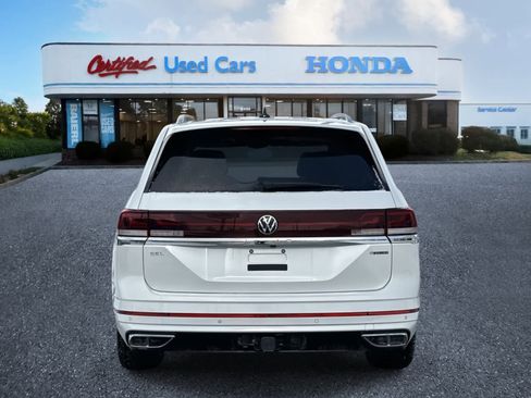 Used 2024 Volkswagen Atlas SEL Premium R-Line image 4