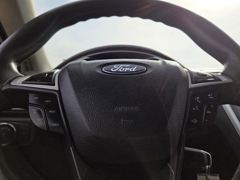 Used 2016 Ford Fusion SE FWD image 22