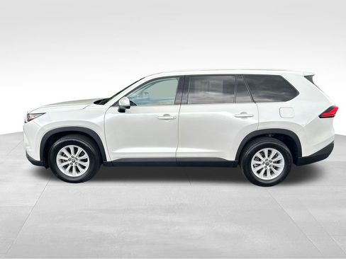 Certified 2024 Toyota Grand Highlander AWD image 2