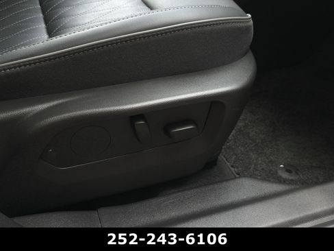 Used 2023 Buick Envision Avenir FWD image 42