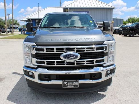 Used 2026 Ford F250 XLT AWD/4WD image 2