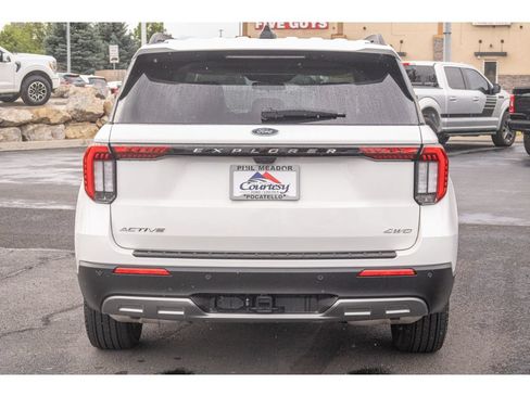 Used 2025 Ford Explorer Active w/ Active Comfort Package AWD/4WD image 4