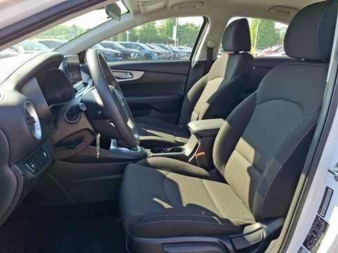 Used 2023 Kia Forte LXS FWD image 17