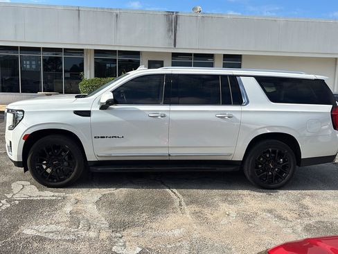 Used 2023 GMC Yukon XL Denali RWD image 4