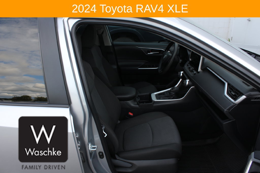 Used 2024 Toyota RAV4 XLE AWD/4WD image 22