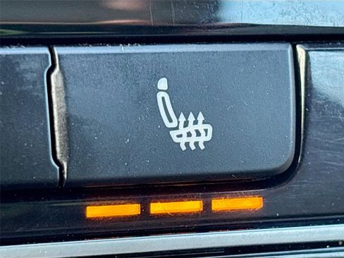 Used 2018 Volkswagen Passat 2.0T SE image 20