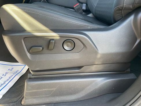 Used 2025 Chevrolet Silverado 1500 LT image 14