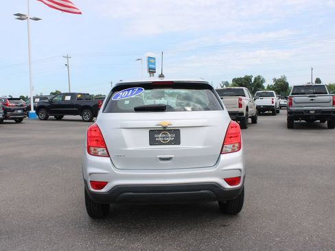 Used 2017 Chevrolet Trax LS FWD image 8
