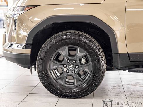Used 2024 Lexus GX 550 AWD/4WD image 7